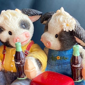 Mary&#39;s Moo Moos figurine