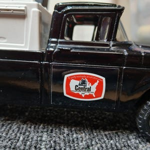 Die cast Bank 1960 Ford Truck