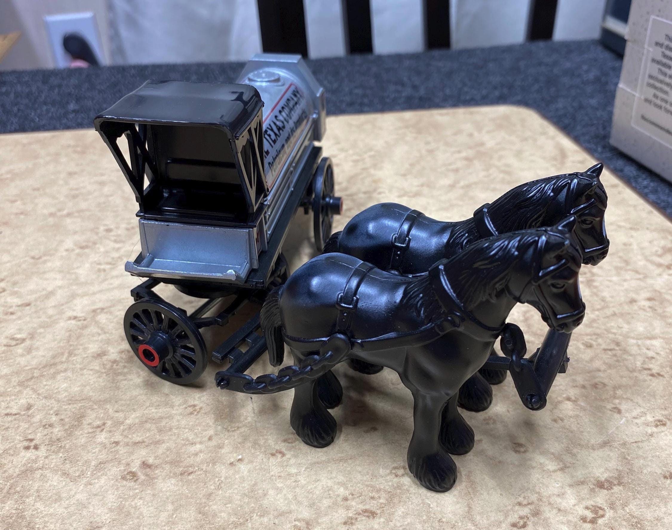 Vintage 1991 Ertl Die Cast Horse Drawn Wagon #8 avec