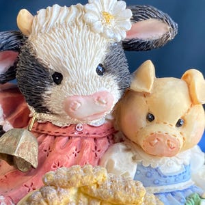 Mary&#39;s Moo Moos figurine