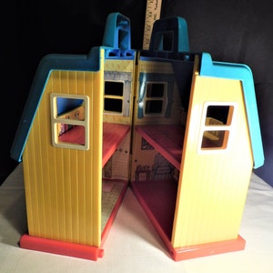 Vintage Sesame Street Doll House Bert Earnie house Jim Henson House Playset collectable