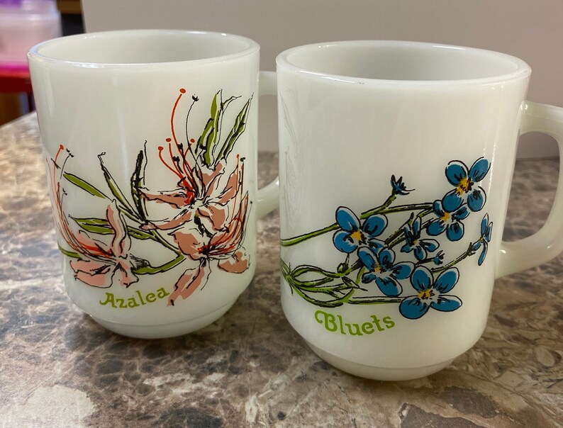 Vintage Retro Milk Glass Cups Anchor Hocking Flowers Coffee Mugs