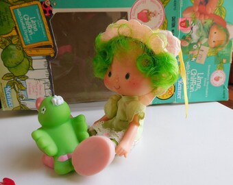 Poupée vintage Charlotte aux Fraises – Lime Chiffon + Parfait Parrot (Kenner 1980s) - Collection