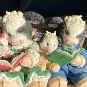 Mary&#39;s Moo Moos figurine