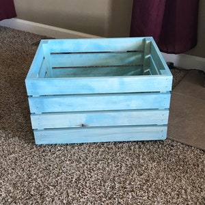 Vintage Blue slats on 4-sides Crate