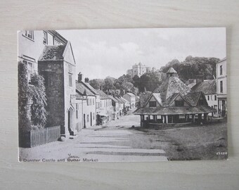 Ansichtkaart, Dunster Castle And Butter Market, Engeland, Verenigd Koninkrijk. Echt, origineel.
