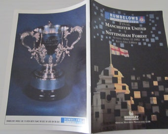 Programa de la final de la Copa de la Liga Rumbelows de fútbol del Manchester United contra el Nottingham Forest de 1992. Ideal como regalo de Navidad o cumpleaños.