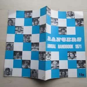 Manuale ufficiale originale del club di tifosi di calcio del Queens Park Rangers QPR del 1971, 28 pagine, cimeli di Loftus Road