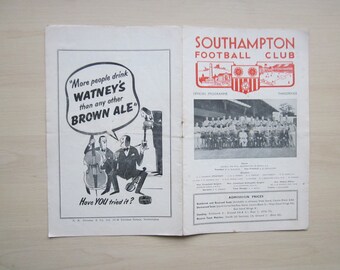 1957-58 Southampton v Q. P. R Football League Division 3 South Football Match Programme. Ideal Christmas Gift, Fathers Day Birthday Present