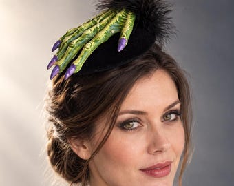 Green Witch Hand Fascinator, Halloween Gothic Headpiece with Feathers