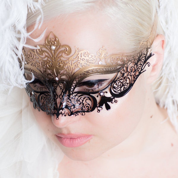 Gold Masquerade Mask women Elegant venetian Mask weddings prom parties halloween