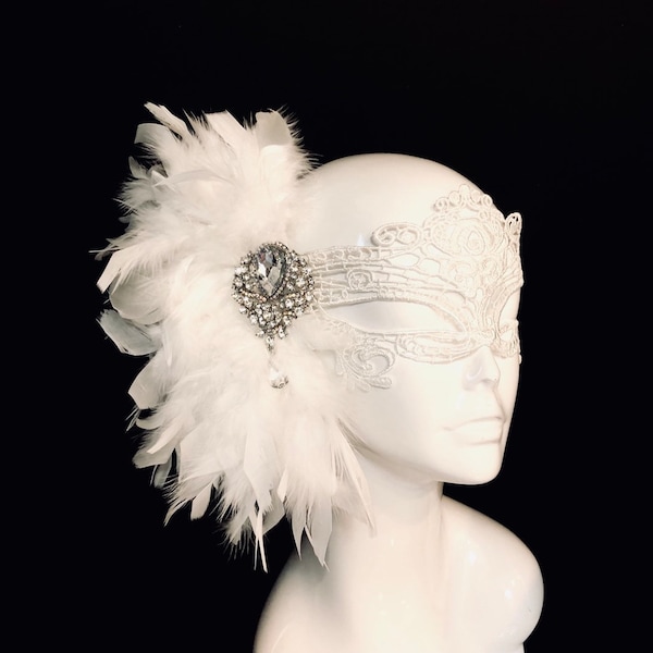 White masquerade Masks woman- Diner en Blanc masks - Wedding masks - Masquerade Ball mask - Lace Mask with feather Masks