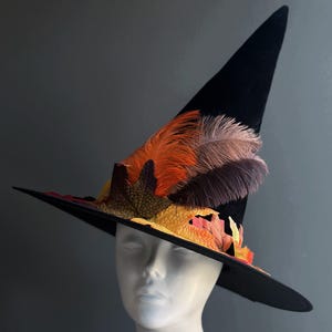 Autumn Witch Hat with Feathers and Fall Leaves – Halloween Costume Hat for Women – Fall Festival Pointed Hat for Witches and Cosplay