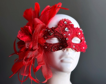 Elegant fjädermaskeradmask mörkröd dammask maskeradbalmask