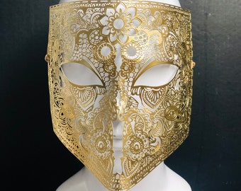 Golden full-face costume mask –