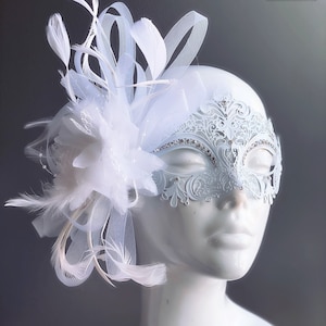 White Masquerade Mask Woman Diner en Blanc Masks White Wedding Masks White Masquerade Ball Mask White Lace Mask with Feather Masks