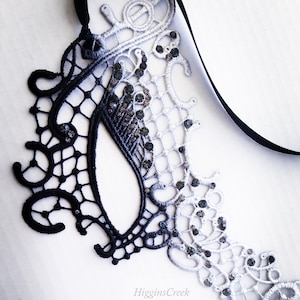 Máscara de baile de meia face feminina, renda ombré prateada com diamantes negros, máscara veneziana para festa de Halloween, carnaval