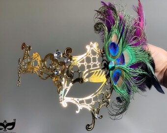 Masque de mascarade en plumes, plume de paon vert mauve, masque de mascarade pour femme, masque de mascarade élégant, bal masqué, soirée mascarade, broche