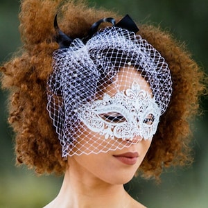 Peacock Birdcage Veil, Blue veil Hairpiece, blue navy fishnet Veil, Wedding Birdcage Veil with Rhinestones, blue Tulle Veil