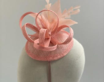Blush Pink Sinamay Headband, Wedding Guest Fascinator, Kentucky Derby Hat Alternative, Feather Cocktail Headpiece, Pink Derby Fascinator