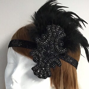 Black feather flapper Headpiece | Roaring 20&#39;s Hairpiece | women black headband with feather