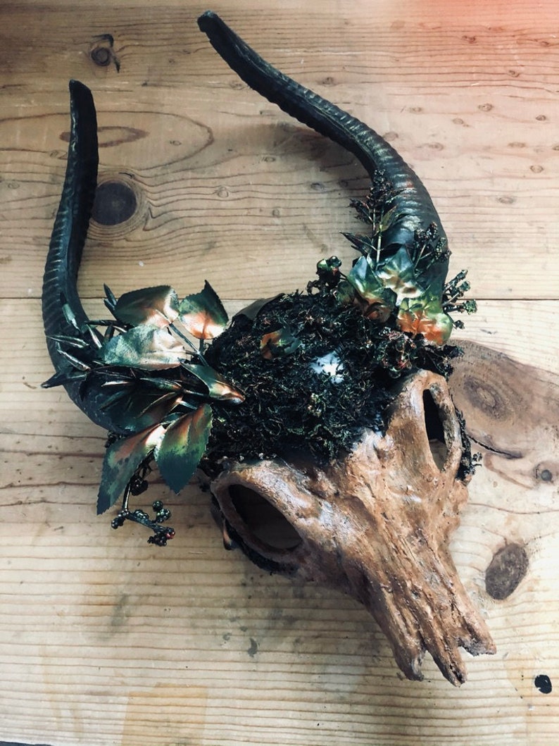 Wicker man Skull headdress Gaelic festival samhain pagan ritual horn skull feather headpiece Druid viking headwear Ram Horn Deer Antler Natural Forest