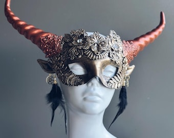 Bronze Horned Masquerade Mask for Halloween Cosplay, Mix Metallics Devil Horn Gothic Mask with Filigree & Feathers, Fantasy LARP Costume