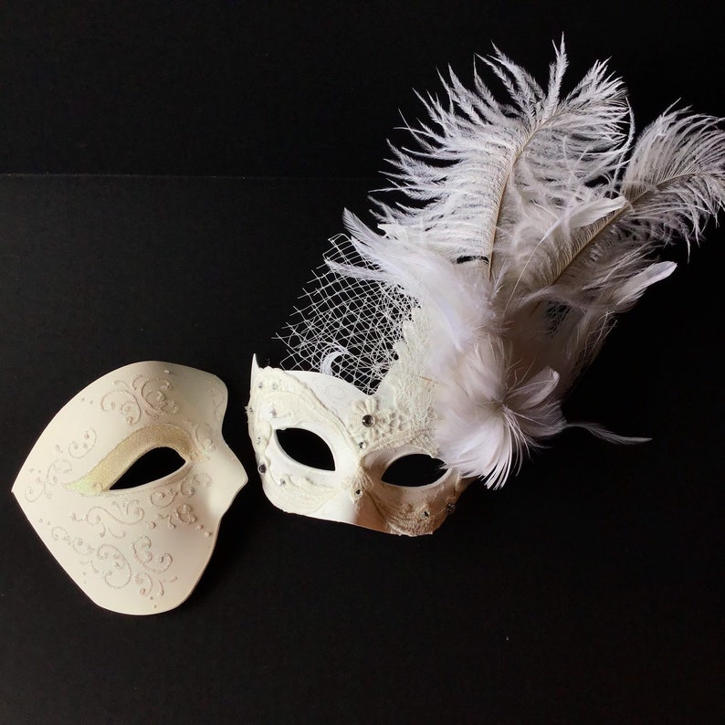 White masquerade mask women / white feather masquerade mask / white brides mask / white wedding mask / white masked ball masks / party mask Couples Set