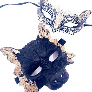 Goudzwarte maskerademaskers voor koppels of individueel - Wolf & Fox