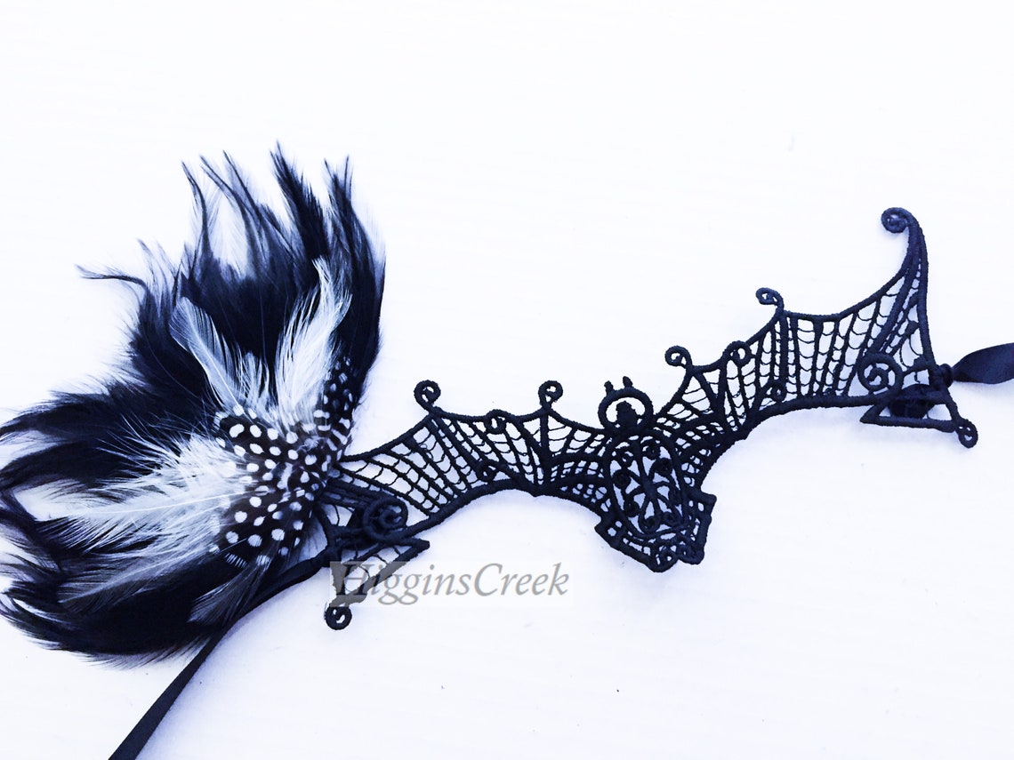 Red & Black Feather Eye Mask main image 1