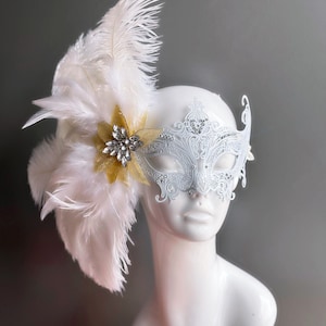 Luxury Women Masquerade Mask - White Bridal Mask - Women feather Mask - Venetian Wedding Mask