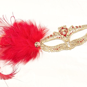 Maskerademasker, gemaskerd bal, rode veren gouden kantmasker rode veren damesmasker, Mardi Gras, Venetiaans masker, balmaskers