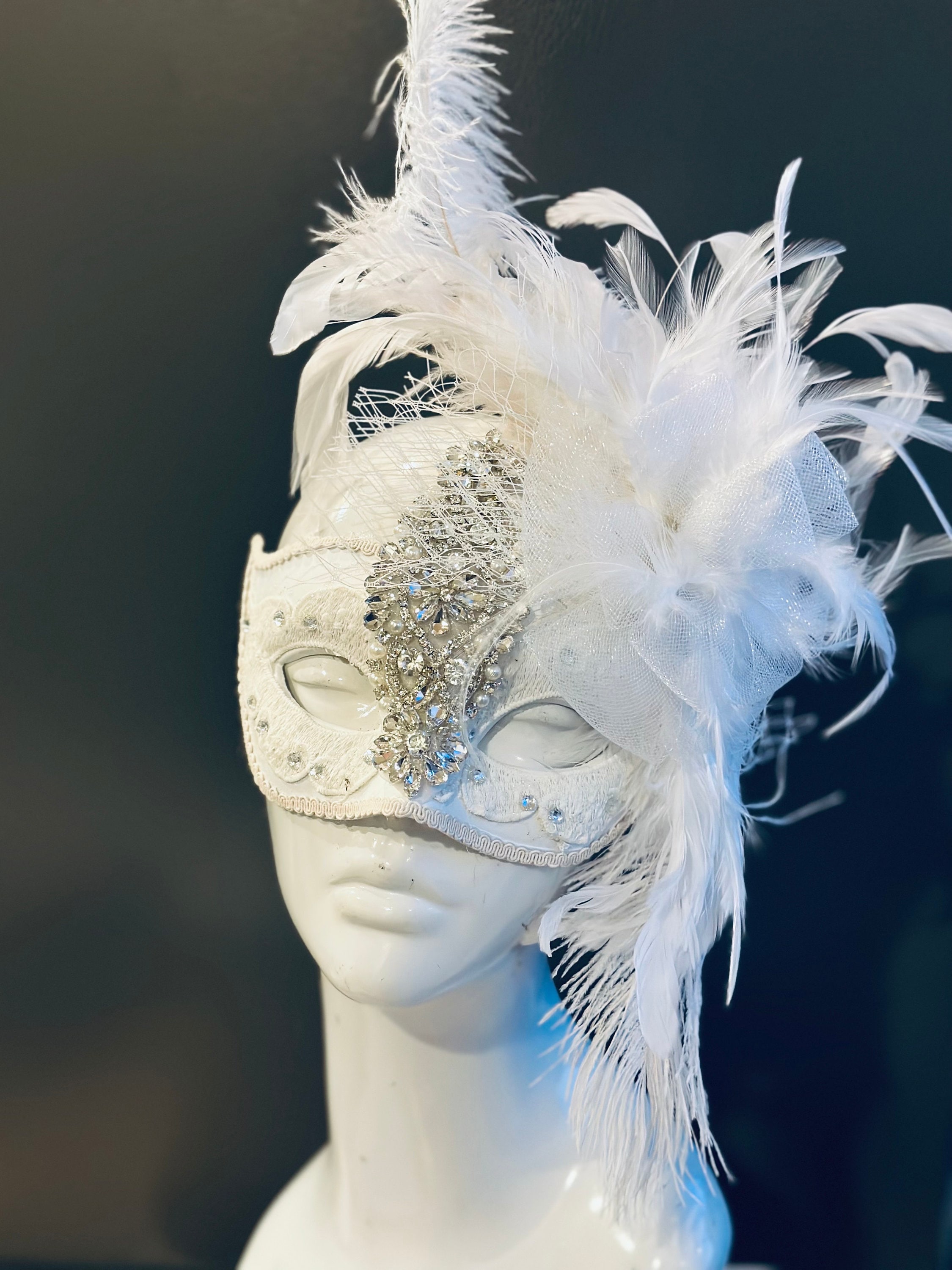 トップス melt the lady feather balaclava white Extravagant Women Masquerade Masks - Women Feather Mask