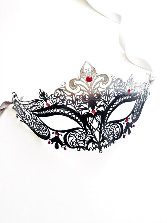 Delicate Venetian Style Silver Metal styled Mask Filigree Masquerade//Ball//Prom.
