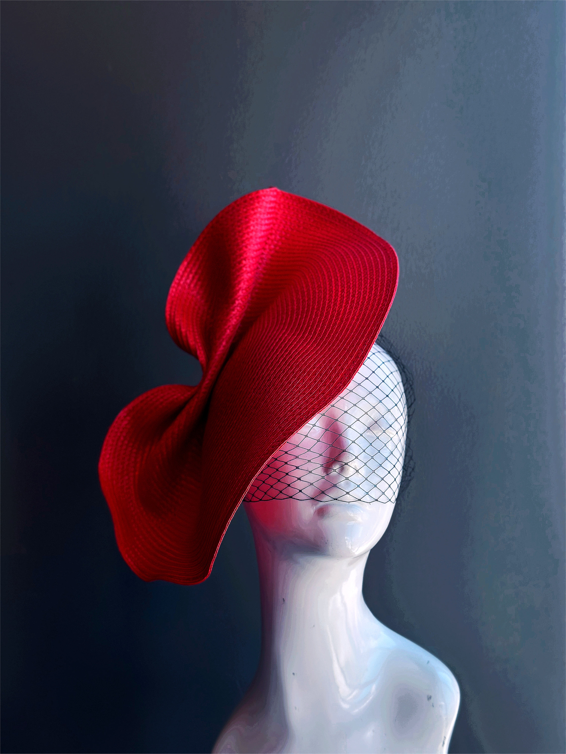 Red fascinator Hat Women black tulle - Simple Elegant