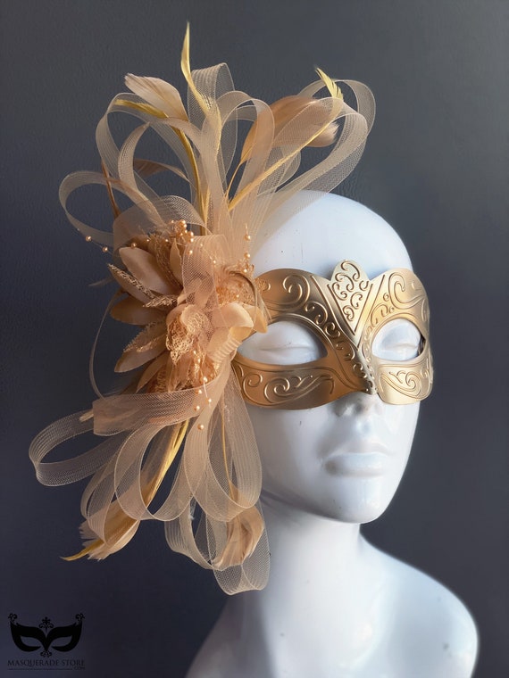 Maschera veneziana d'oro, Maschera da donna in maschera, Maschera da ballo  d'oro, Festa in maschera, Ballo in maschera, Maschera da festa, Maschera  elegante, Maschera di piume, Gala -  Italia