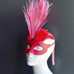 Flamingo Women&#39;s Masquerade Mask Pink Flamingo Feather Mask - Adult