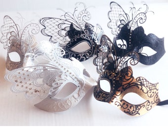 Maschera da ballo in filigrana con ali di farfalla e strass
