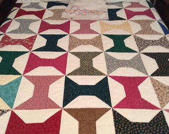 Spools Quilt - hand quilted