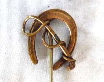 Victorian Antique Gold Filled Stick Pin Horseshoe Riding  display picture 1