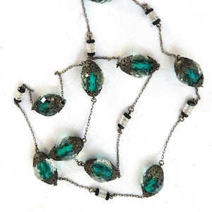 Antique Victorian art deco crystal silver chain necklace faceted green beads filigree caps bohemian Edwadrian