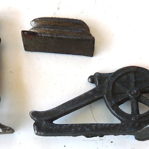 3 die cast steel military miniature toy cannon soldier ammo artillary shells cannon ball vintage antique