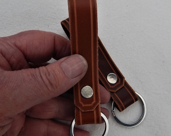 Keyring in leather, belt loop, personalisation, key chain holder, light pull, strap with strong flat metal sprung ring, handmade