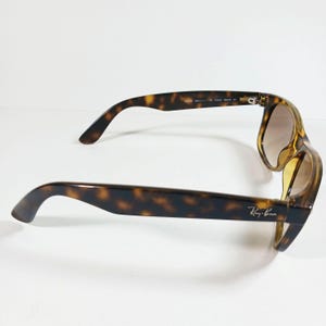 Ray Ban RB 2132 710/51 Tortoise Brown New Wayfarer Gradient Sunglasses w/Case image 5