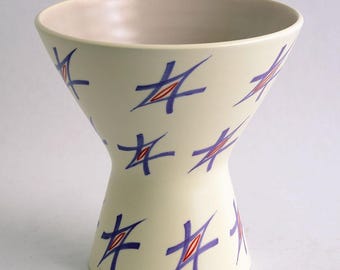 Poole Pottery Freeform 7.75 inch Stars pattern vase 1955