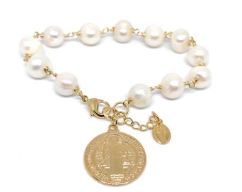 St. Benedict Medal Bracelet, Fresh water Pearls Adjustable Bracelet, Gold and Pearls Bracelet, gold filled pendant, Medalla San Benito