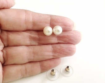 Pearl stud Earrings, white pearl earrings, simulated pearl studs, bridal earrings, tiny stud earrings, wedding earrings, bridesmaid jewelry