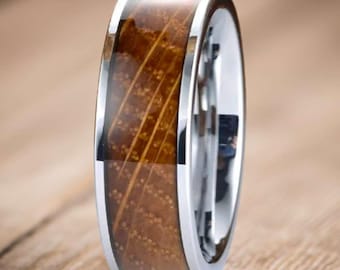 Silber Whisky Fass Ring Herrenring Wolframring mit Bourbonholz Inlay und abgeschrägten Kanten 8 mm Holzringe für Männer Paare Set