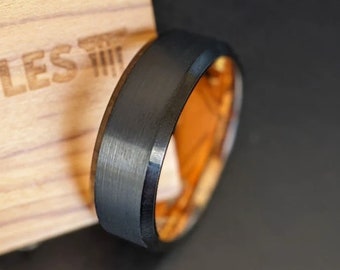 Anillo de bodas negro para hombre, anillo de oro rosa con bordes biselados, anillo de bodas sencillo de 8 mm, anillo de tungsteno para hombre, regalo de aniversario único para él
