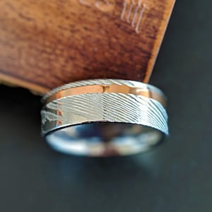 Silver Damascus Ring 18K Rose Gold Wedding Band Mens Ring 8mm Unique Mens Wedding Band Damascus Steel Ring Rose Gold Stainless Steel Ring